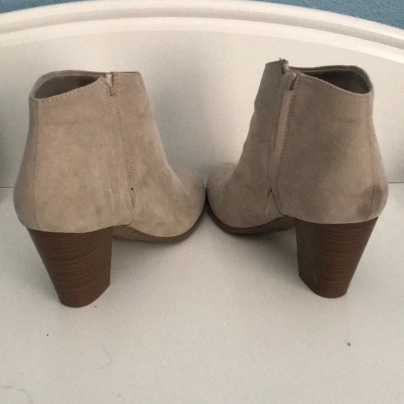 Tan Booties (Only worn once) - Picture 4 of 4